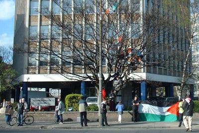 Tree protest at Isreali embassy